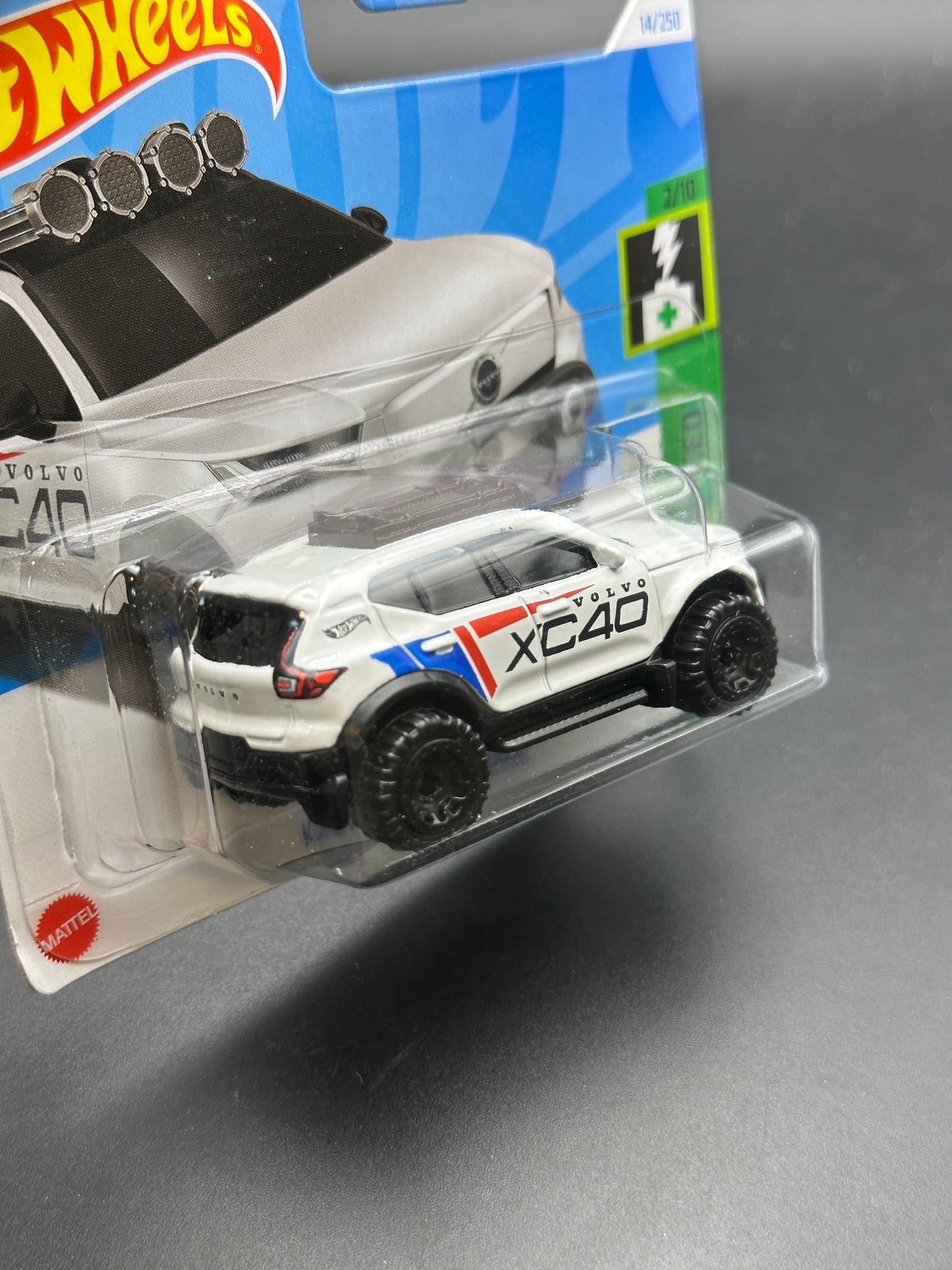 HOT WHEELS - VOLVO XC40 RECHARGE (2024) - GREEN SPEED 2/10
