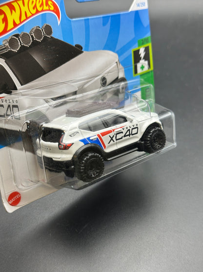 HOT WHEELS - VOLVO XC40 RECHARGE (2024) - GREEN SPEED 2/10