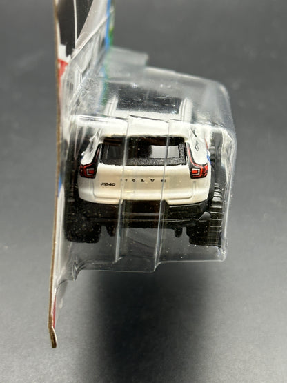 HOT WHEELS - VOLVO XC40 RECHARGE (2024) - GREEN SPEED 2/10