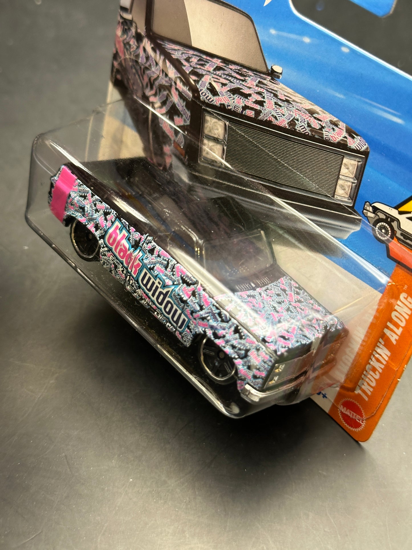 HOT WHEELS - 83 CHEVY SILVERADO (2026) - HW TRUCKIN ALONG 3/5