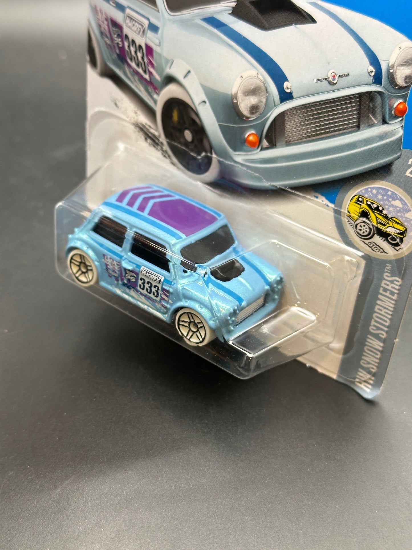 HOT WHEELS - MORRIS MINI (2017) - HW SNOW STORMERS 2/5