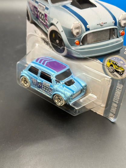 HOT WHEELS - MORRIS MINI (2017) - HW SNOW STORMERS 2/5
