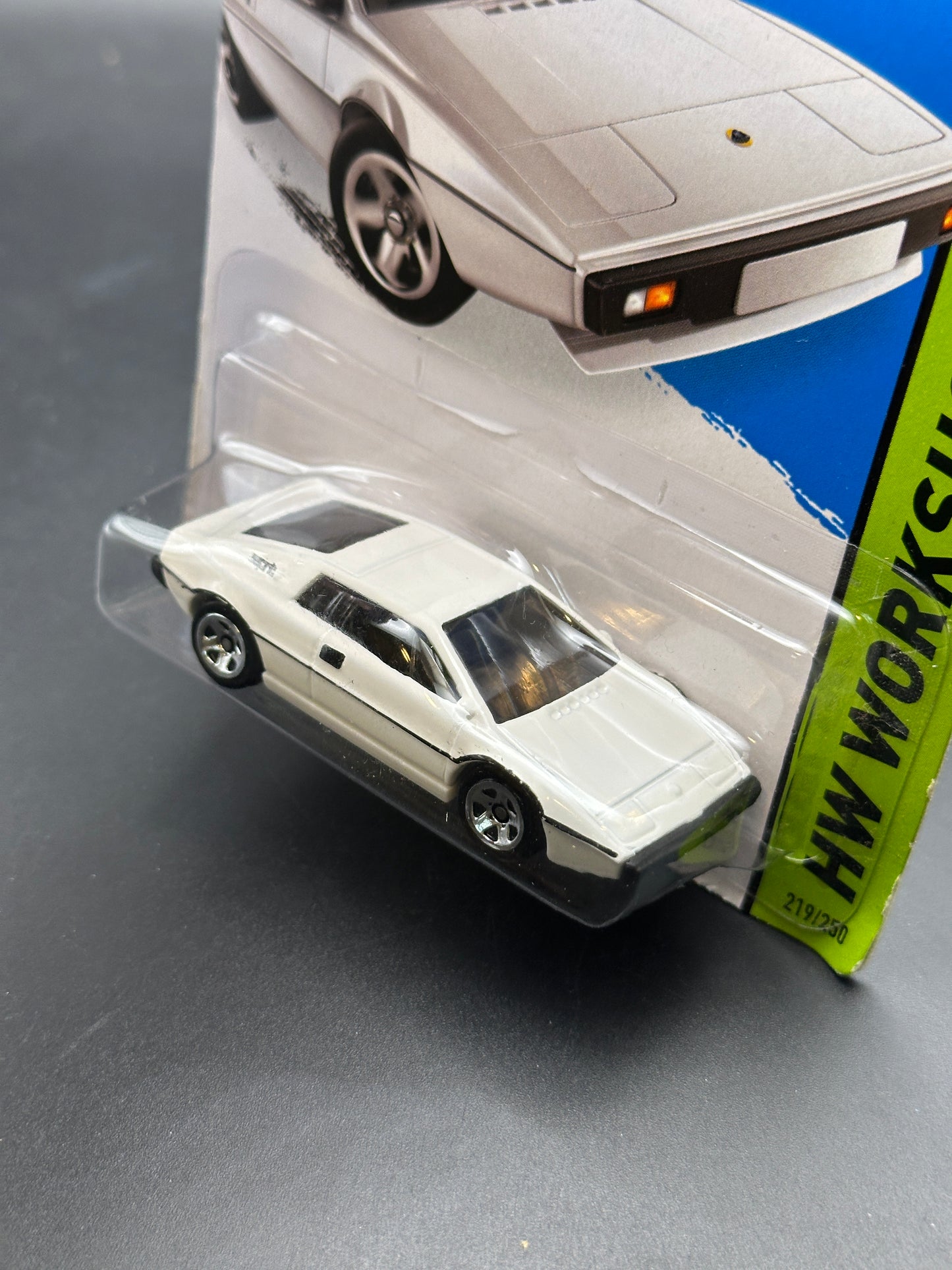 HOT WHEELS - LOTUS ESPRIT S1 (2015) - HW WORKSHOP: GARAGE