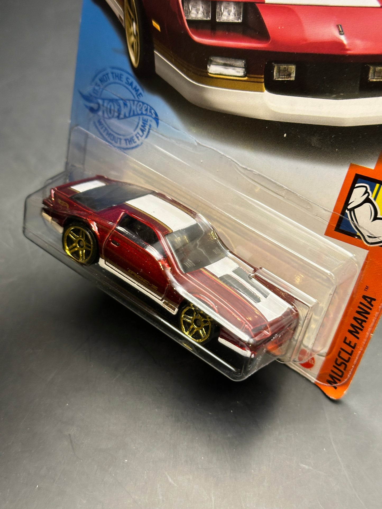 HOT WHEELS - 85 CHEVROLET CAMARO IROC-Z (2021) - HW MUSCLE MANIA 1/10