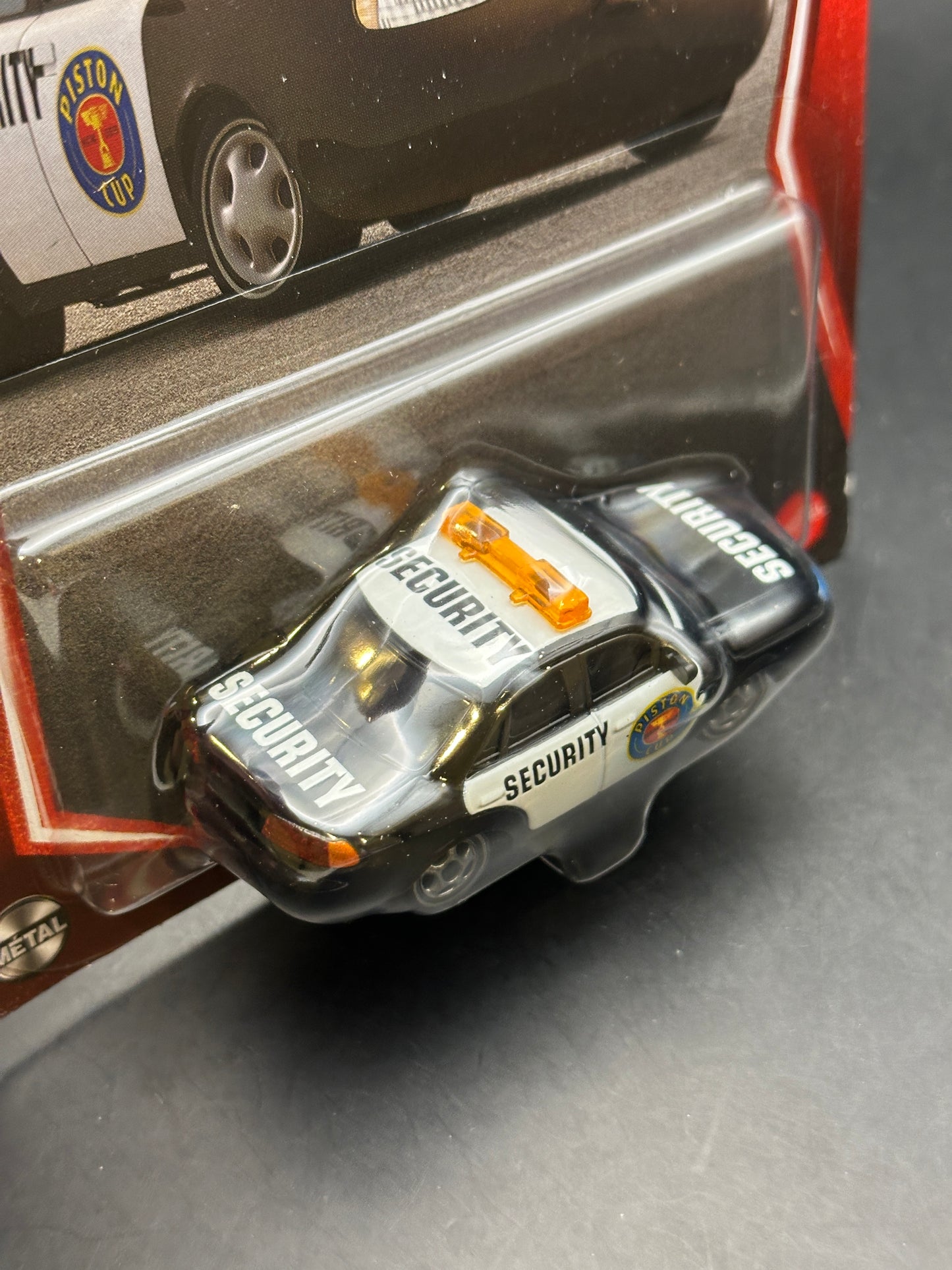 DISNEY PIXAR CARS 20th ANNIVERSARY - MARLON CLUTCHES - DIECAST