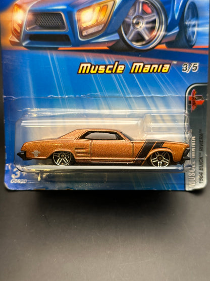 HOT WHEELS - 1964 BUICK RIVIERA (2005) - HW MUSCLE MANIA 3/5