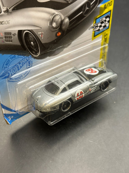 HOT WHEELS - MERCEDES-BENZ 300 SL (2021) - HW GRAPHICS 9/10