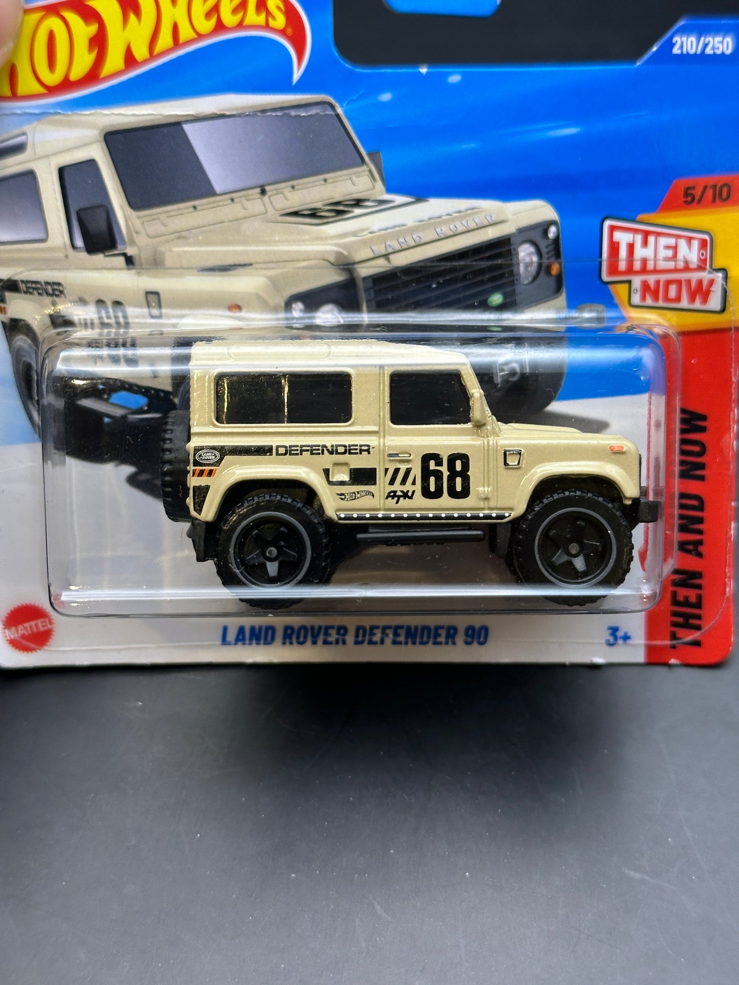 HOT WHEELS - LAND ROVER DEFENDER 90 (2025) - HW THEN AND NOW 5/10