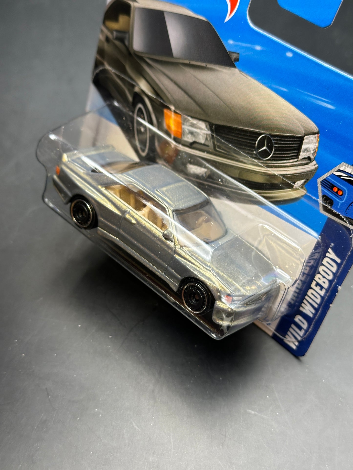 HOT WHEELS - 89 MERCEDES BENZ 560 SEC AMG (2025) - HW WILD WIDEBODY 2/5