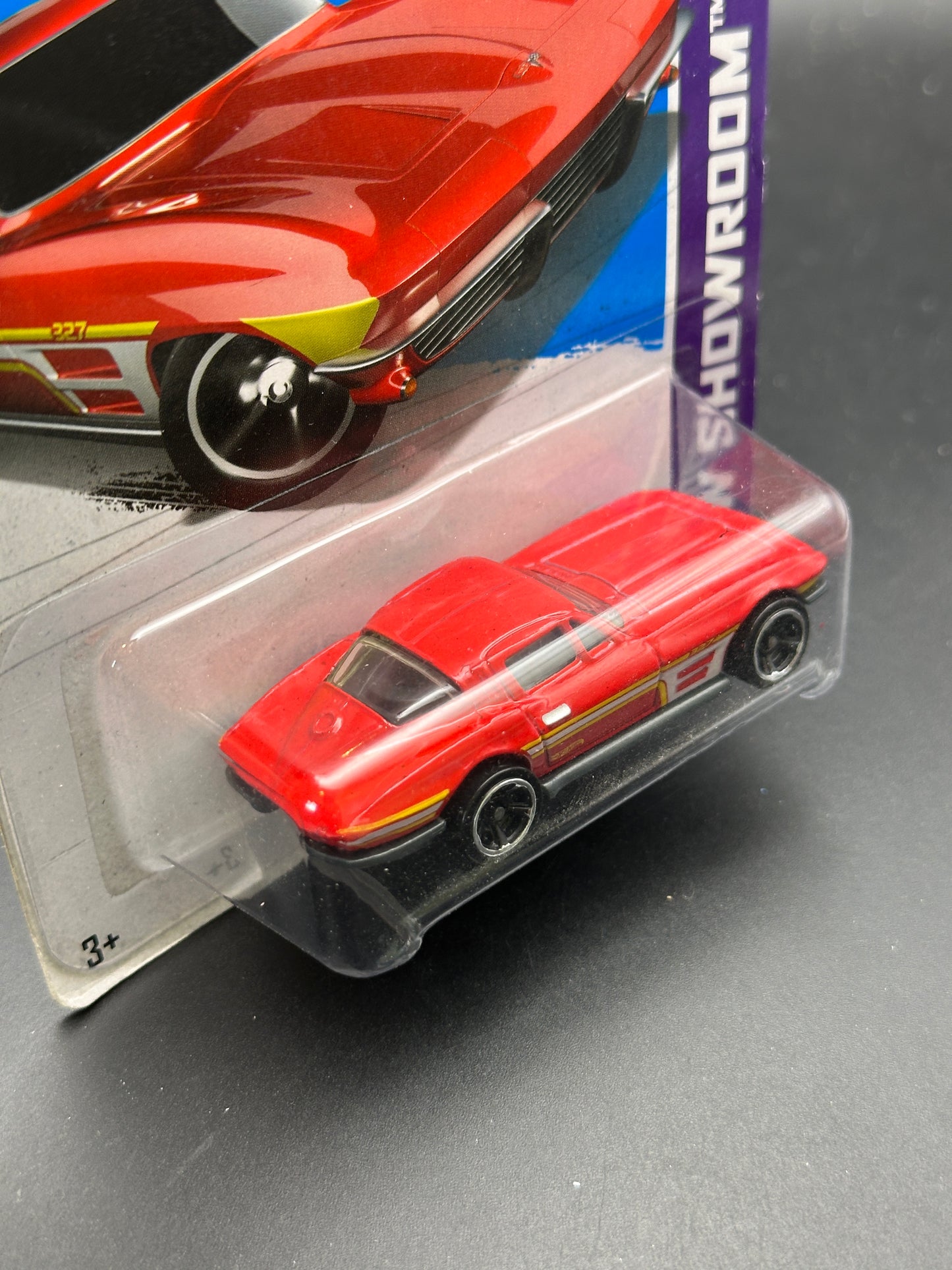 HOT WHEELS - 64 CORVETTE STING RAY (2013) - HW SHOWROOM