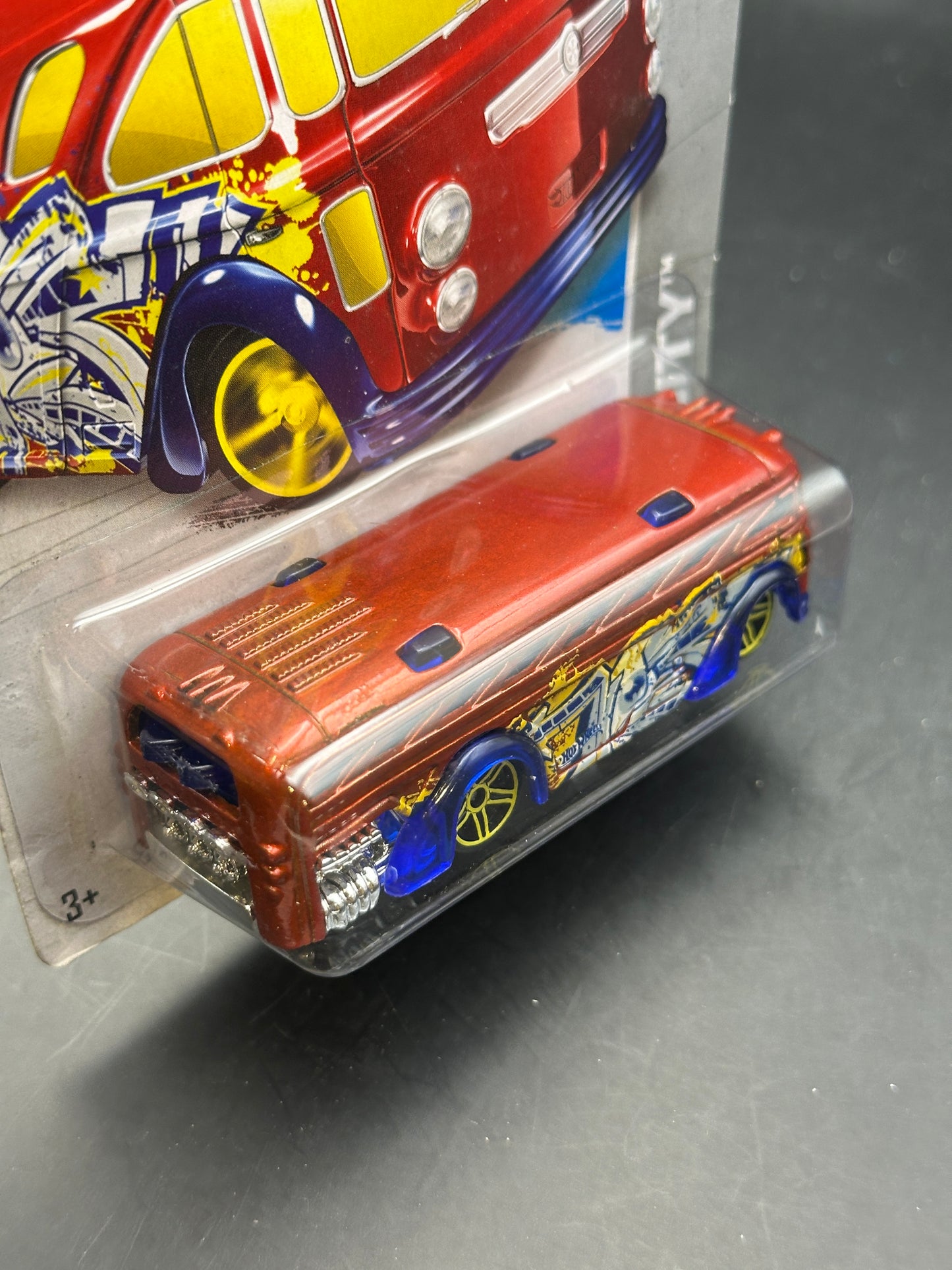 HOT WHEELS - SURFS UP BUS (2013) - HW CITY