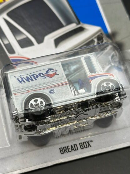 HOT WHEELS - BREAD BOX - TREASURE HUNT (2013) - HW CITY
