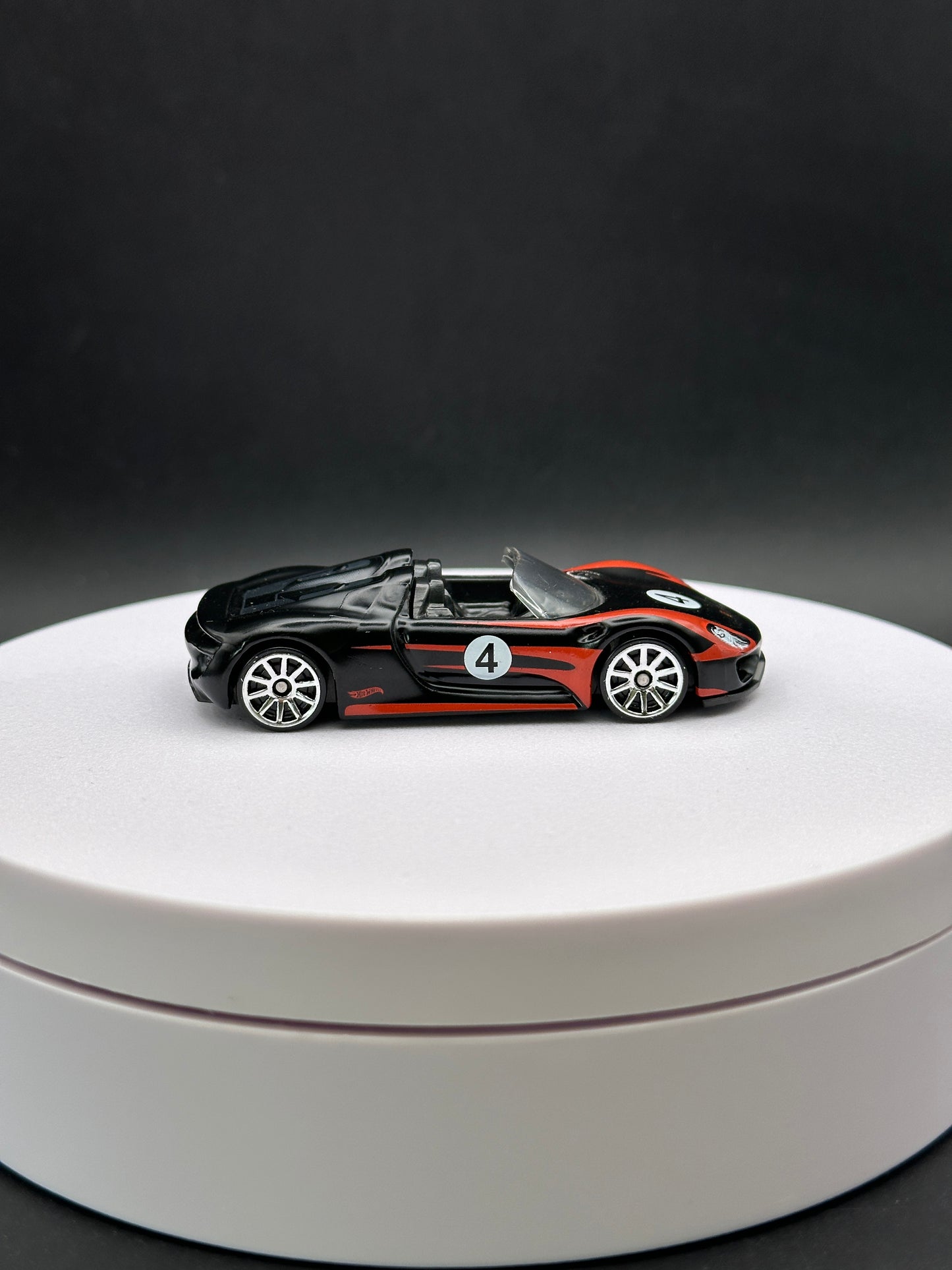 HOT WHEELS - PORSCHE 918 SPYDER (2019) - HW ROADSTER 1/5 - LOOSE