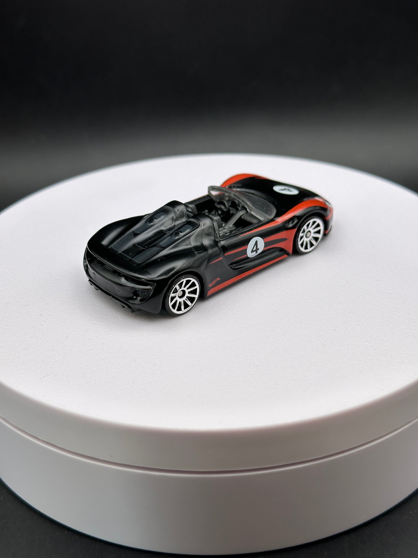HOT WHEELS - PORSCHE 918 SPYDER (2019) - HW ROADSTER 1/5 - LOOSE