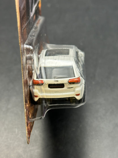 HOT WHEELS - 2019 JEEP GRAND CHEROKEE TRACKHAWK (2026) - SILVER SERIES - PERFORMANCE TRUCKS SERIES 3/5