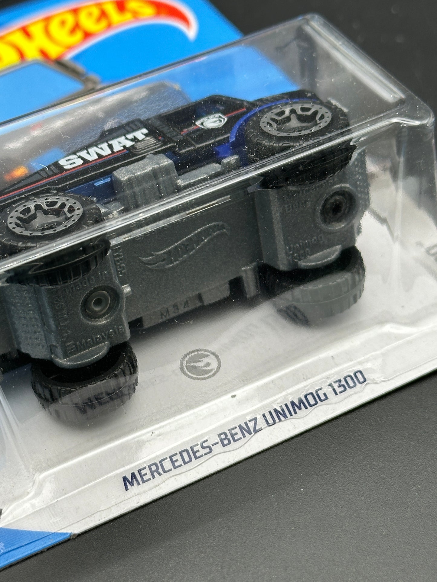 HOT WHEELS - MERCEDES BENZ UNIMOG (2020) - TREASURE HUNT - HW METRO 10/10