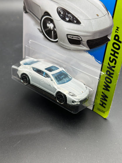 HOT WHEELS - PORSCHE PANAMERA (2015) - HW WORKSHOP