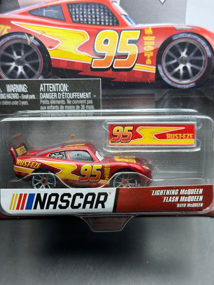 DISNEY PIXAR CARS - RUSTEZE LIGHTNING MCQUEEN - NASCAR EDITION - DIECAST
