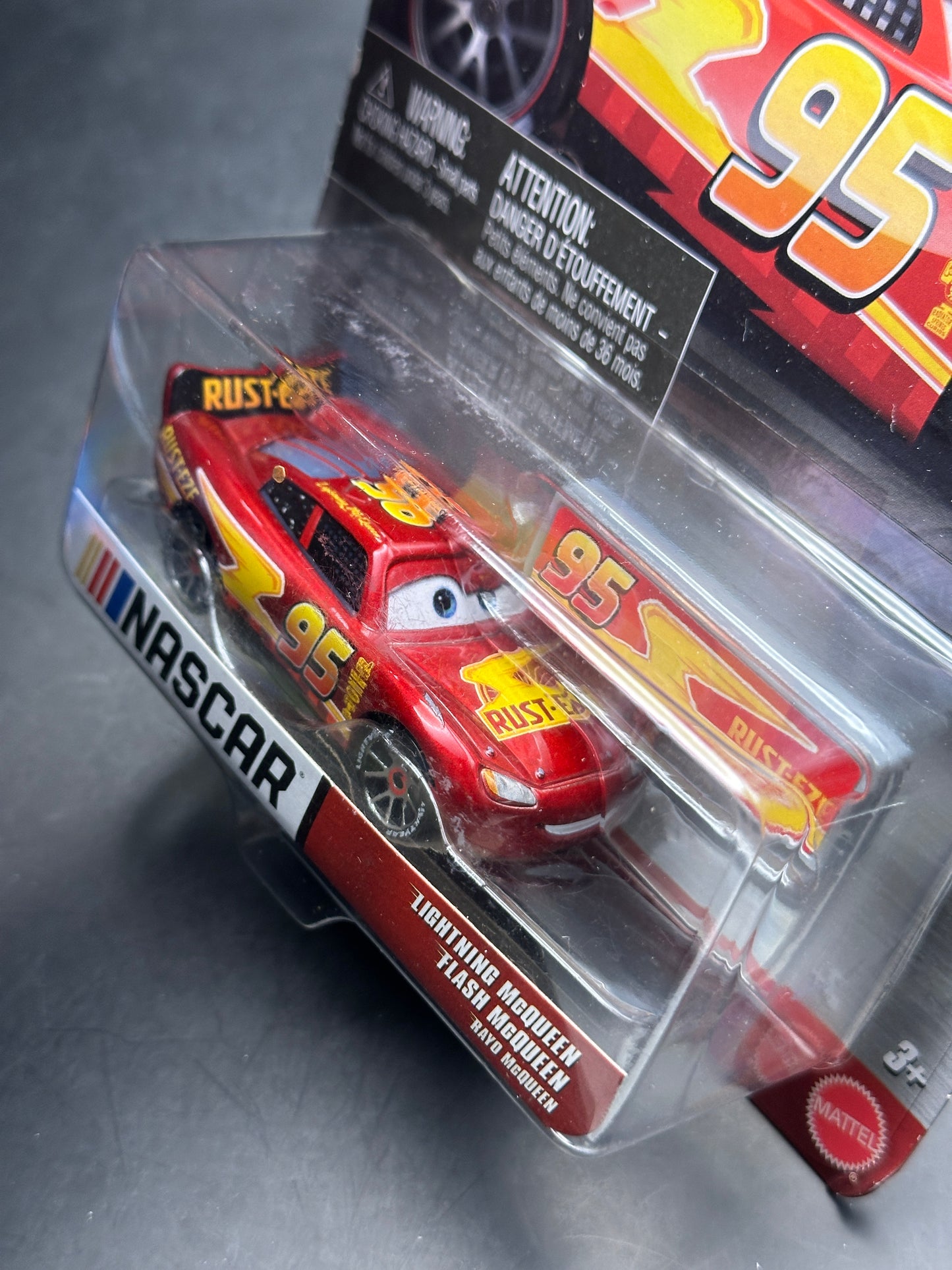 DISNEY PIXAR CARS - RUSTEZE LIGHTNING MCQUEEN - NASCAR EDITION - DIECAST