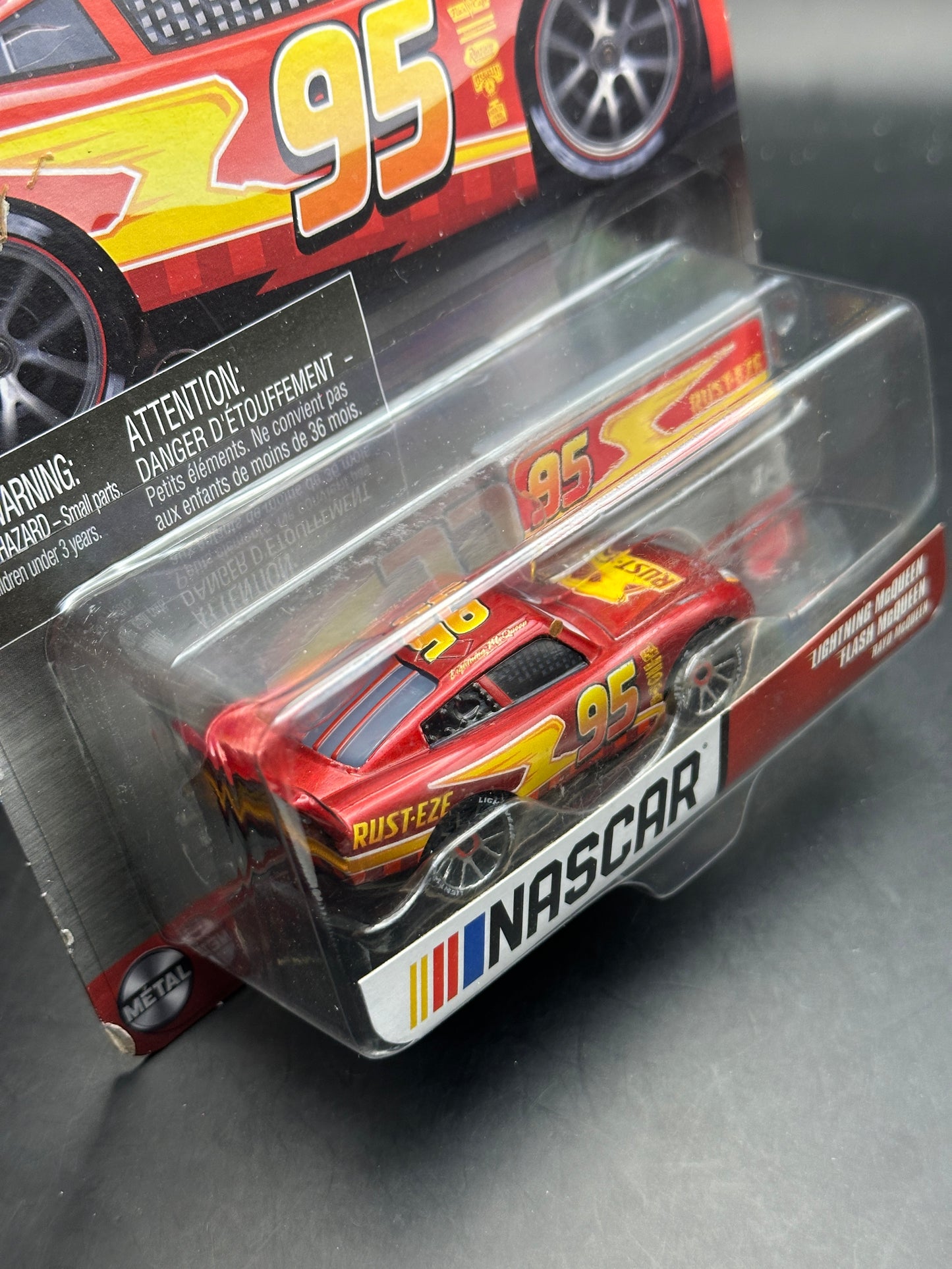 DISNEY PIXAR CARS - RUSTEZE LIGHTNING MCQUEEN - NASCAR EDITION - DIECAST