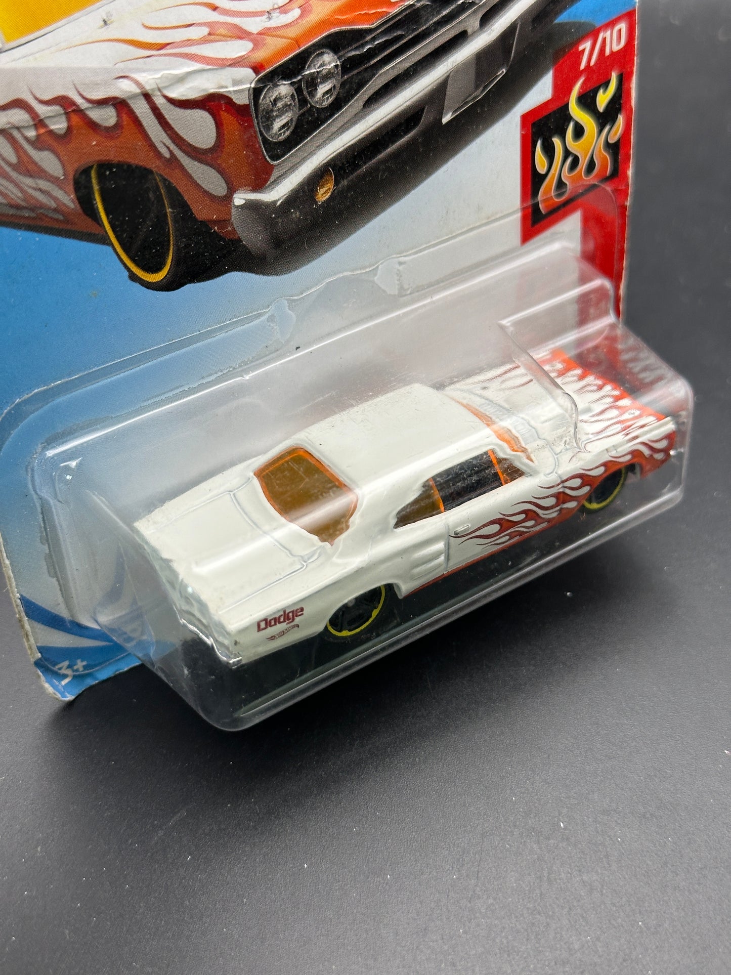 HOT WHEELS - 69 DODGE CORONET SUPERBEE (2018) - HW FLAMES 7/10