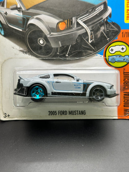 HOT WHEELS - 2005 FORD MUSTANG (2005) - HW DIGITAL CIRCUIT 1/10