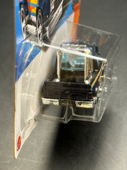 HOT WHEELS - TOON’D 83 CHEVY SILVERADO (2023) - HW HOT TRUCKS 1/10
