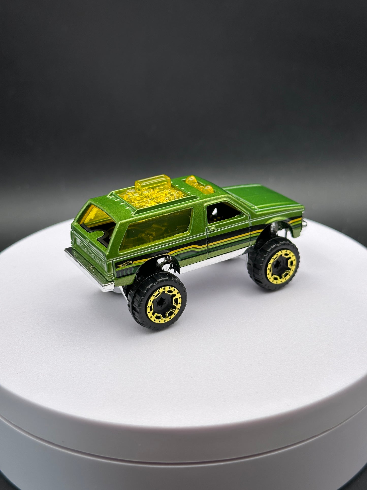 HOT WHEELS - CHEVY BLAZER 4x4 (2018) - SILVER SERIES - 100 YEARS OF CHEVY TRUCKS SERIES 5/8