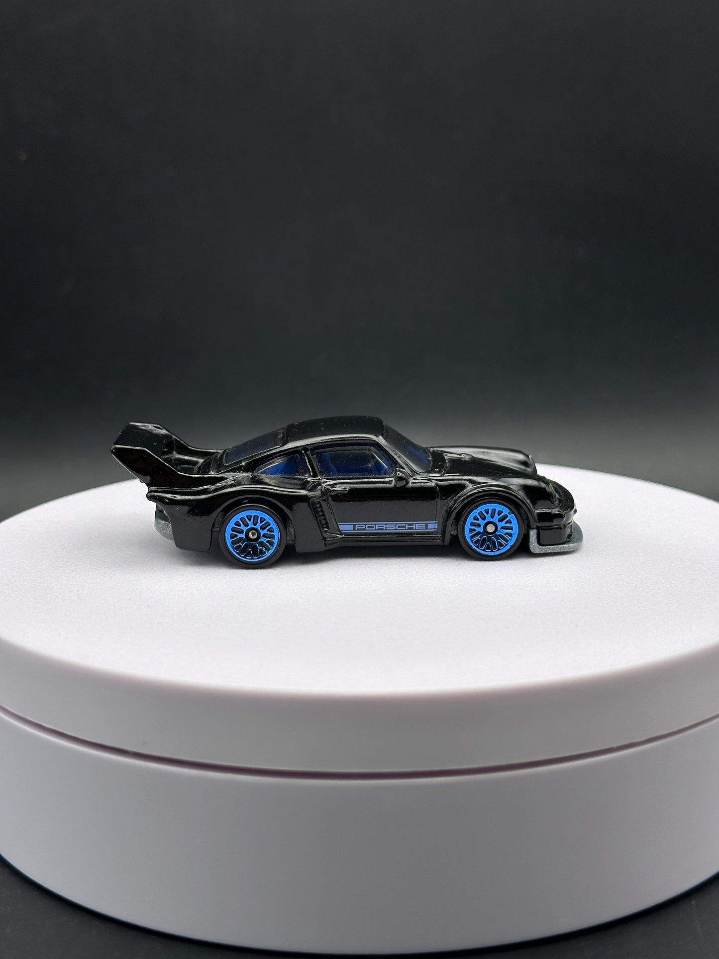 HOT WHEELS - PORSCHE 934.5 (2017) - HW FACTORY FRESH 4/10 - LOOSE