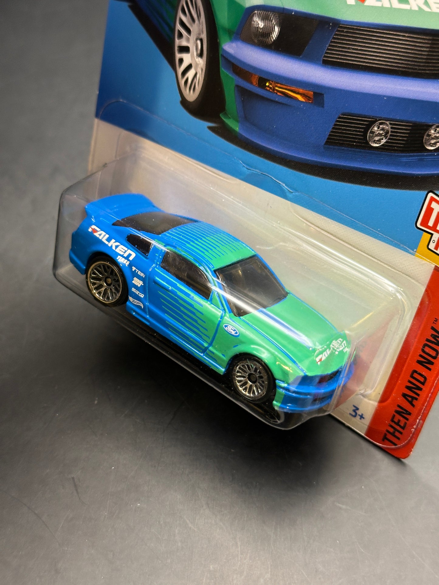 HOT WHEELS - 07 FORD MUSTANG (2023) - HW THEN AND NOW 5/10