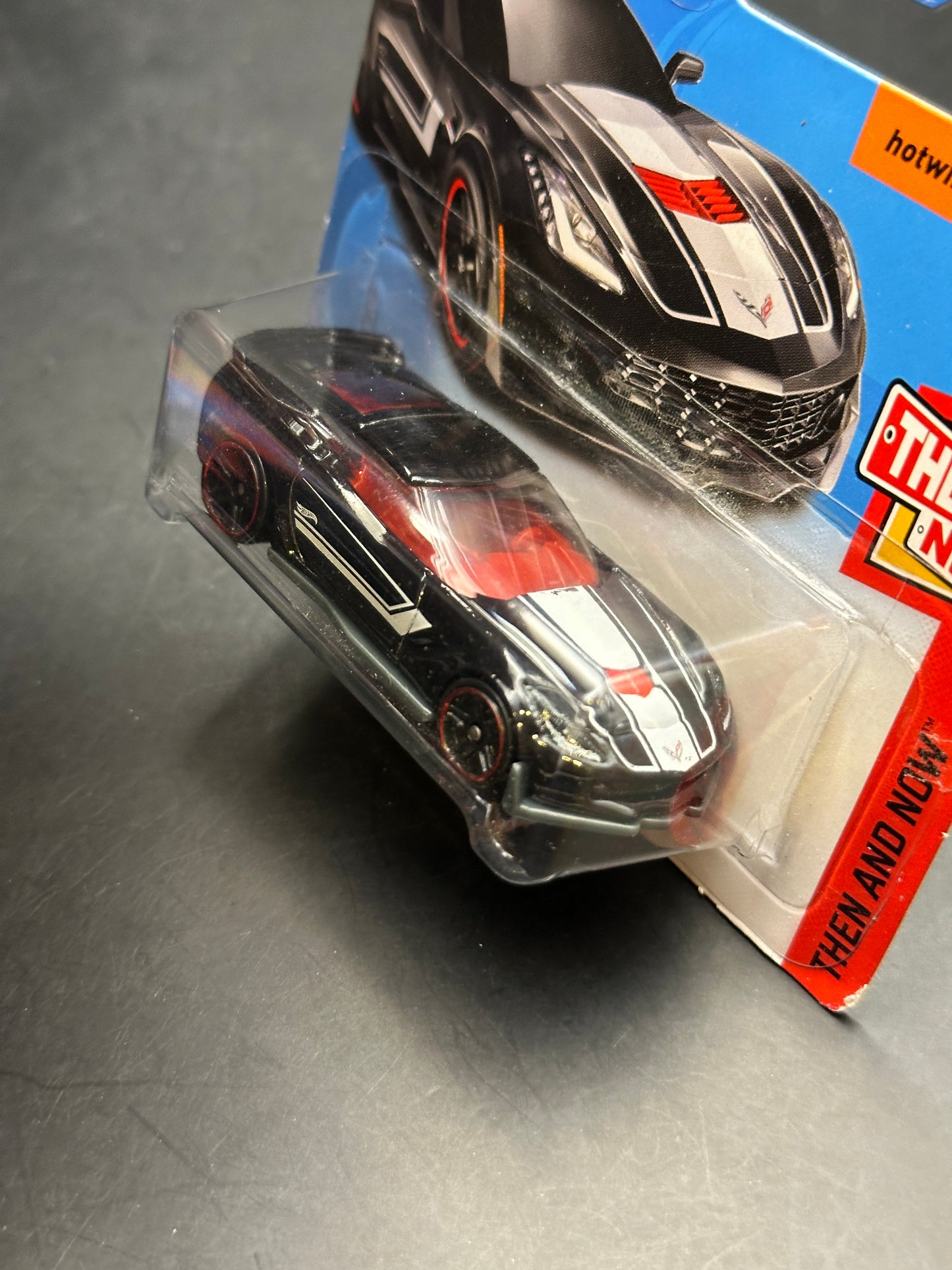 HOT WHEELS - CORVETTE C7 Z06 (2018) - HW THEN AND NOW 8/10