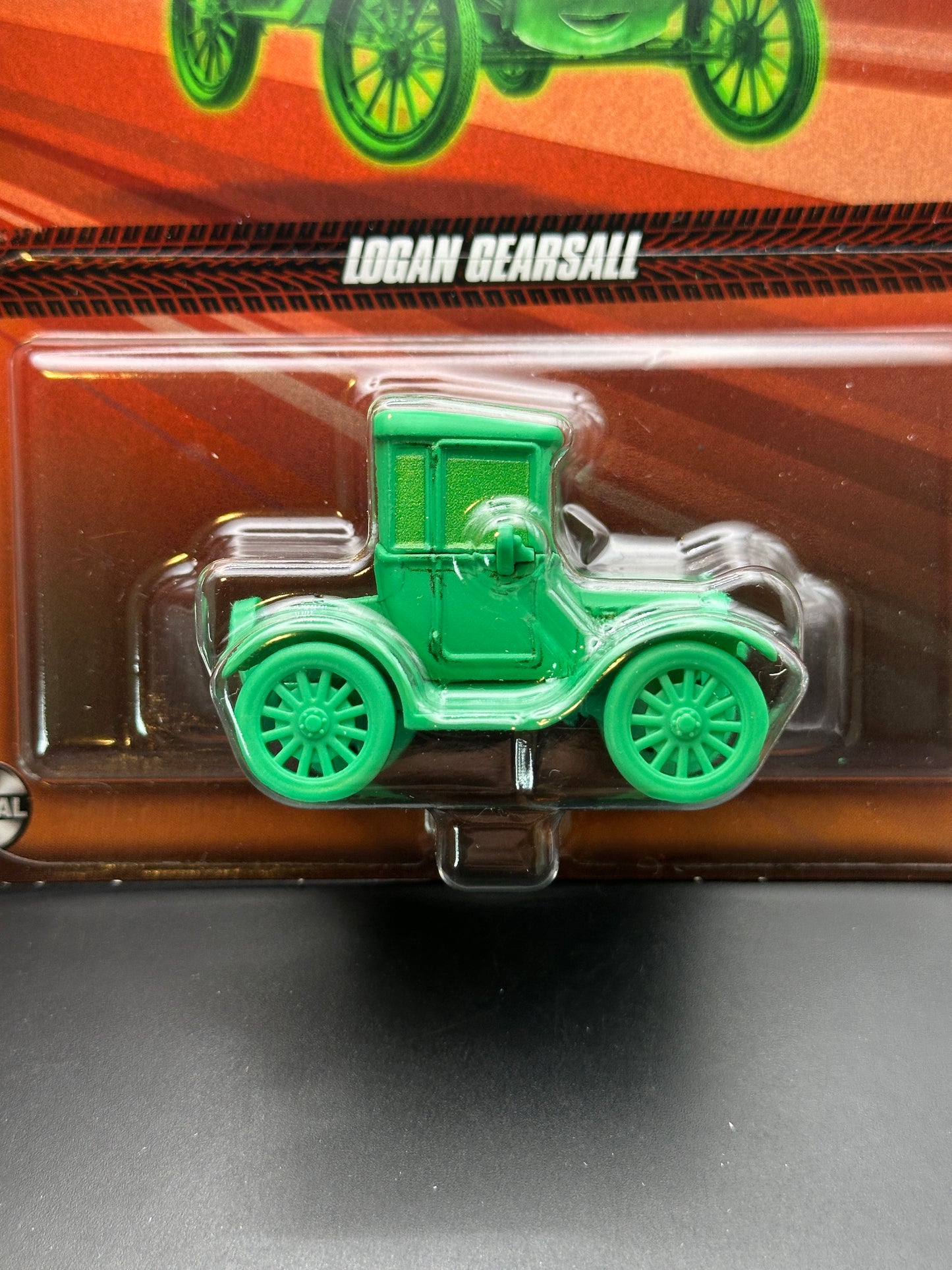 DISNEY PIXAR CARS - LOGAN GEARSHALL - CARS - DIECAST