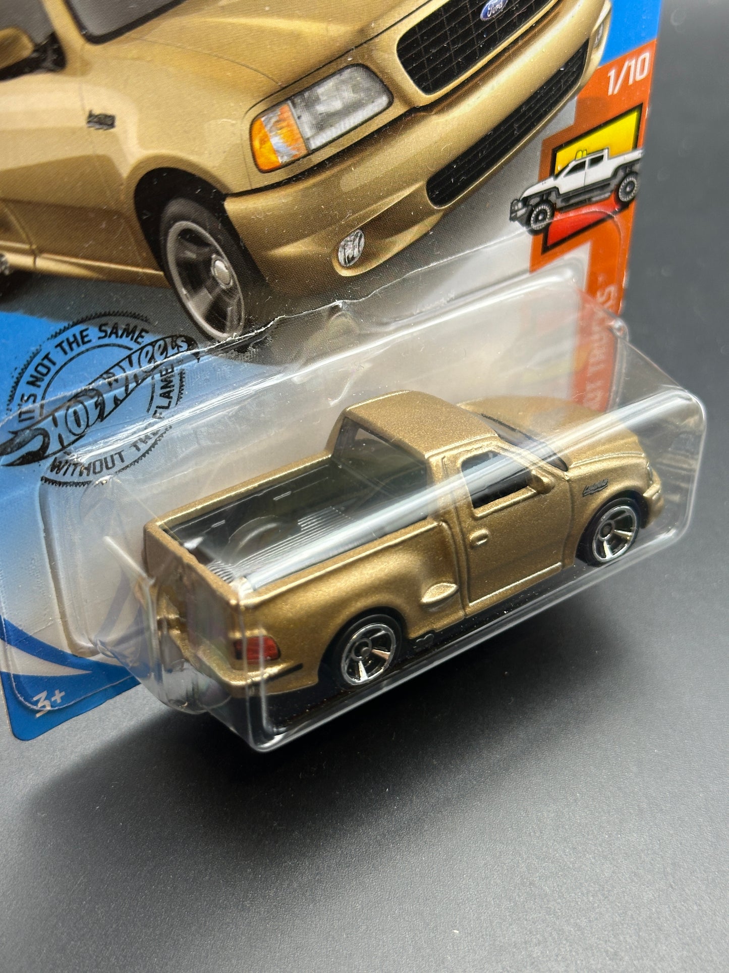 HOT WHEELS - 99 FORD F-150 SVT LIGHTNING (2020) - HW HOT TRUCKS 1/10