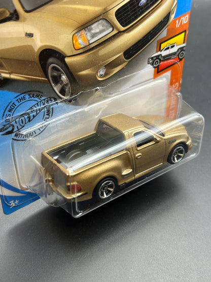 HOT WHEELS - 99 FORD F-150 SVT LIGHTNING (2020) - HW HOT TRUCKS 1/10