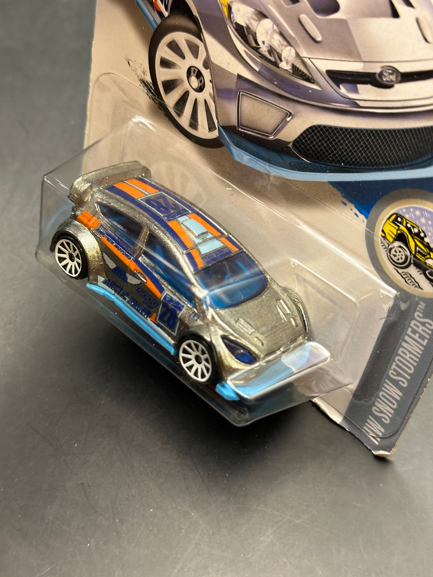 HOT WHEELS - 12 FORD FIESTA (2016) - HW SNOW STORMERS 2/5