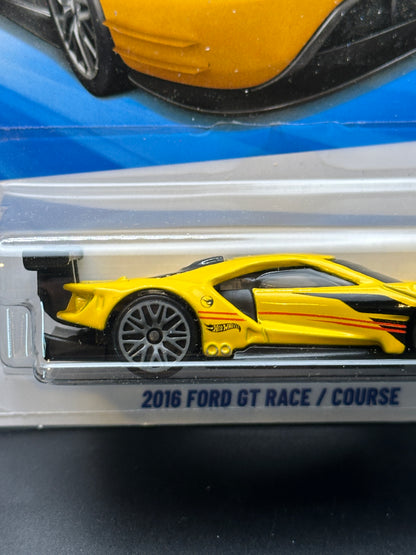 HOT WHEELS - 2016 FORD GT RACE / COURSE (2026) - TREASURE HUNT - HW EXOTICARS 8/10