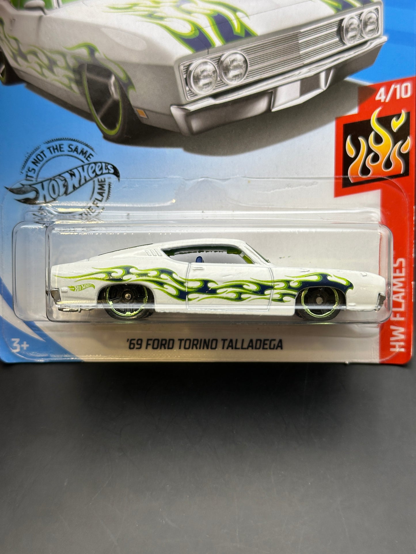 HOT WHEELS - 69 FORD TORINO TALLADEGA (2019) - HW FLAMES 4/10