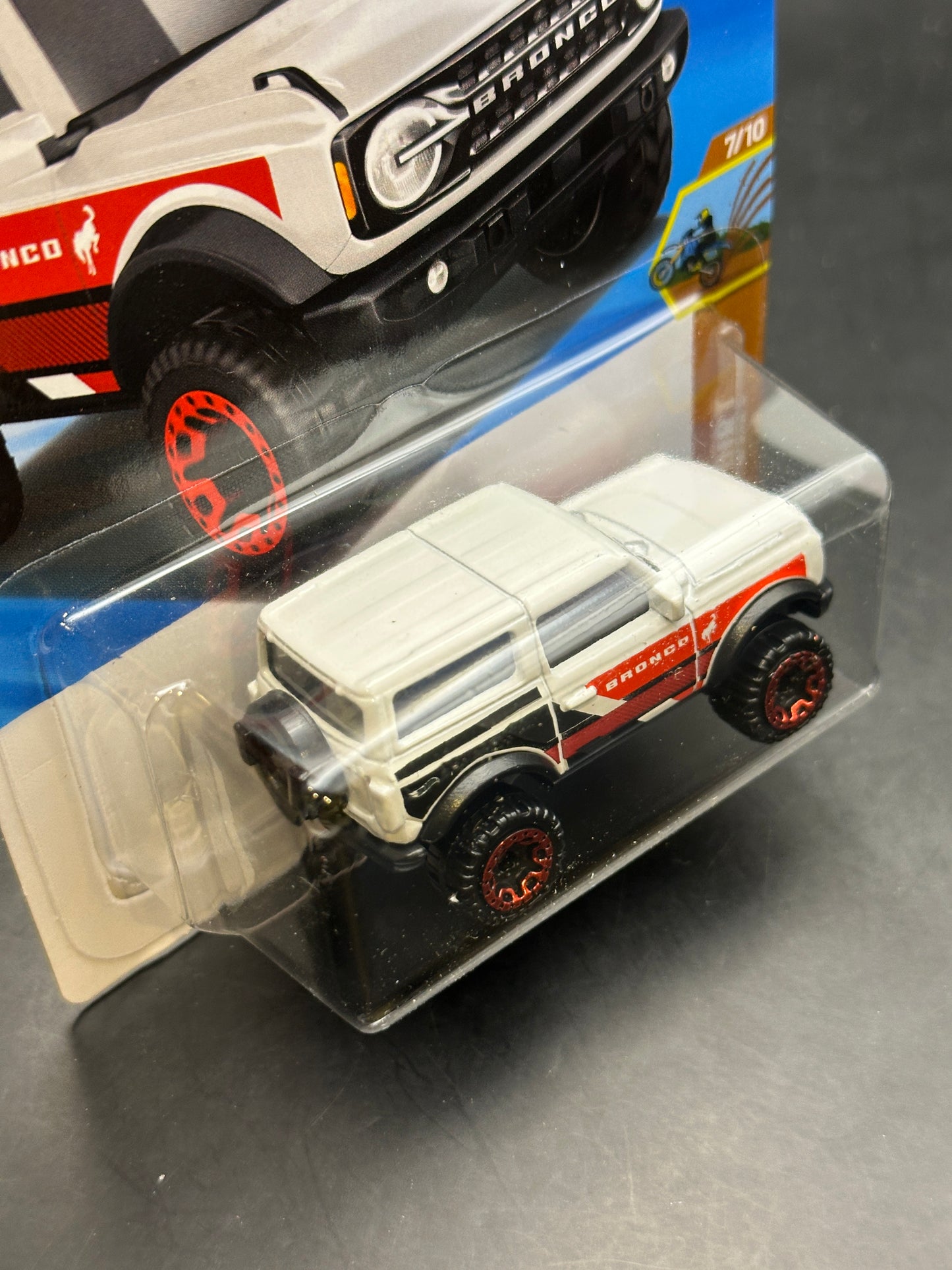 HOT WHEELS - 21 FORD BRONCO (2026) - HW DIRT 7/10