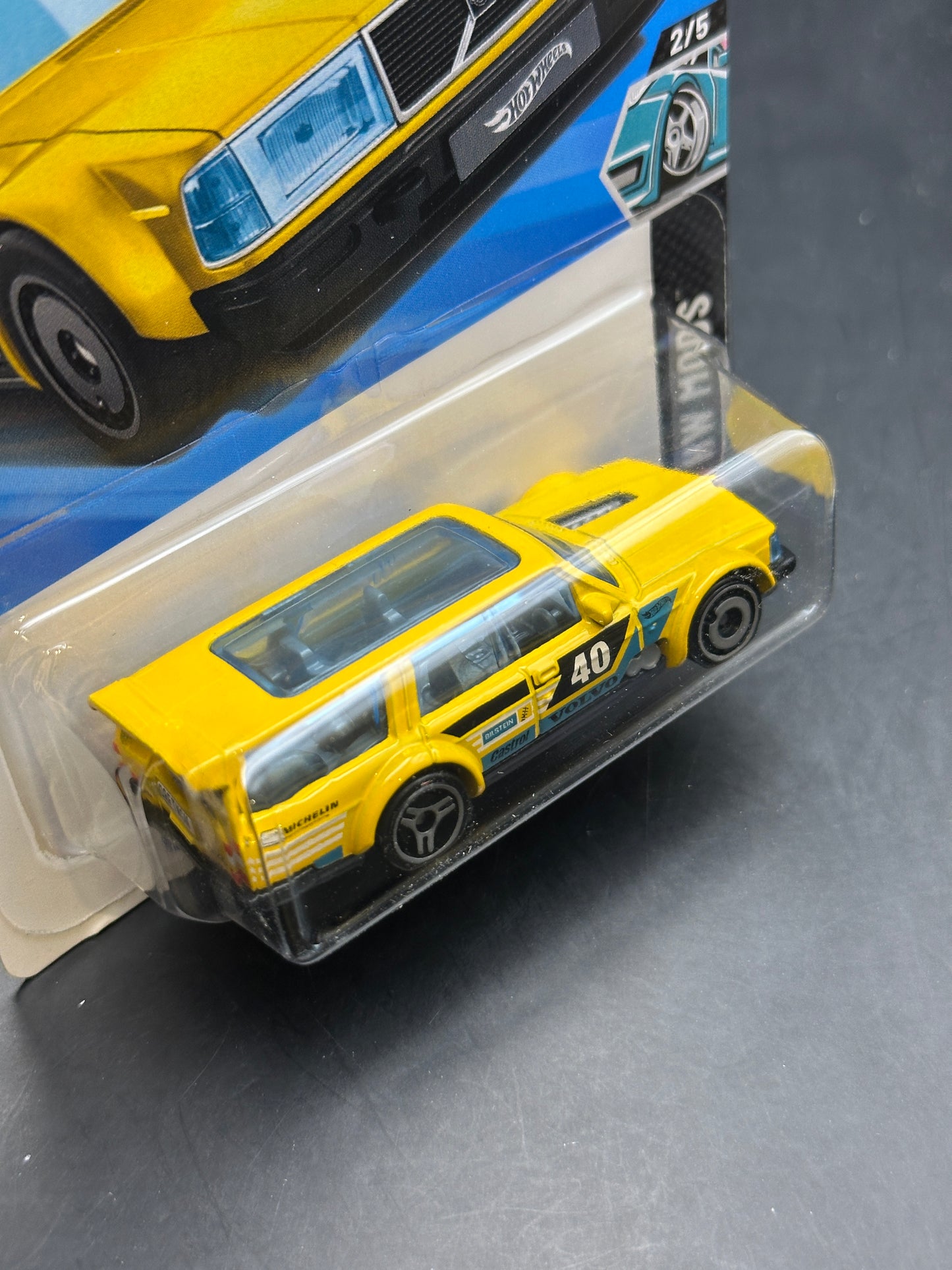 HOT WHEELS - VOLVO 240 DRIFT WAGON (2026) - HW MODS 2/5