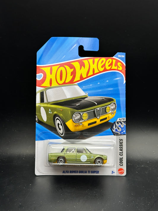 HOT WHEELS - ALFA ROMEO GIULIA TI SUPER (2026) - HW COOL CLASSICS 4/10