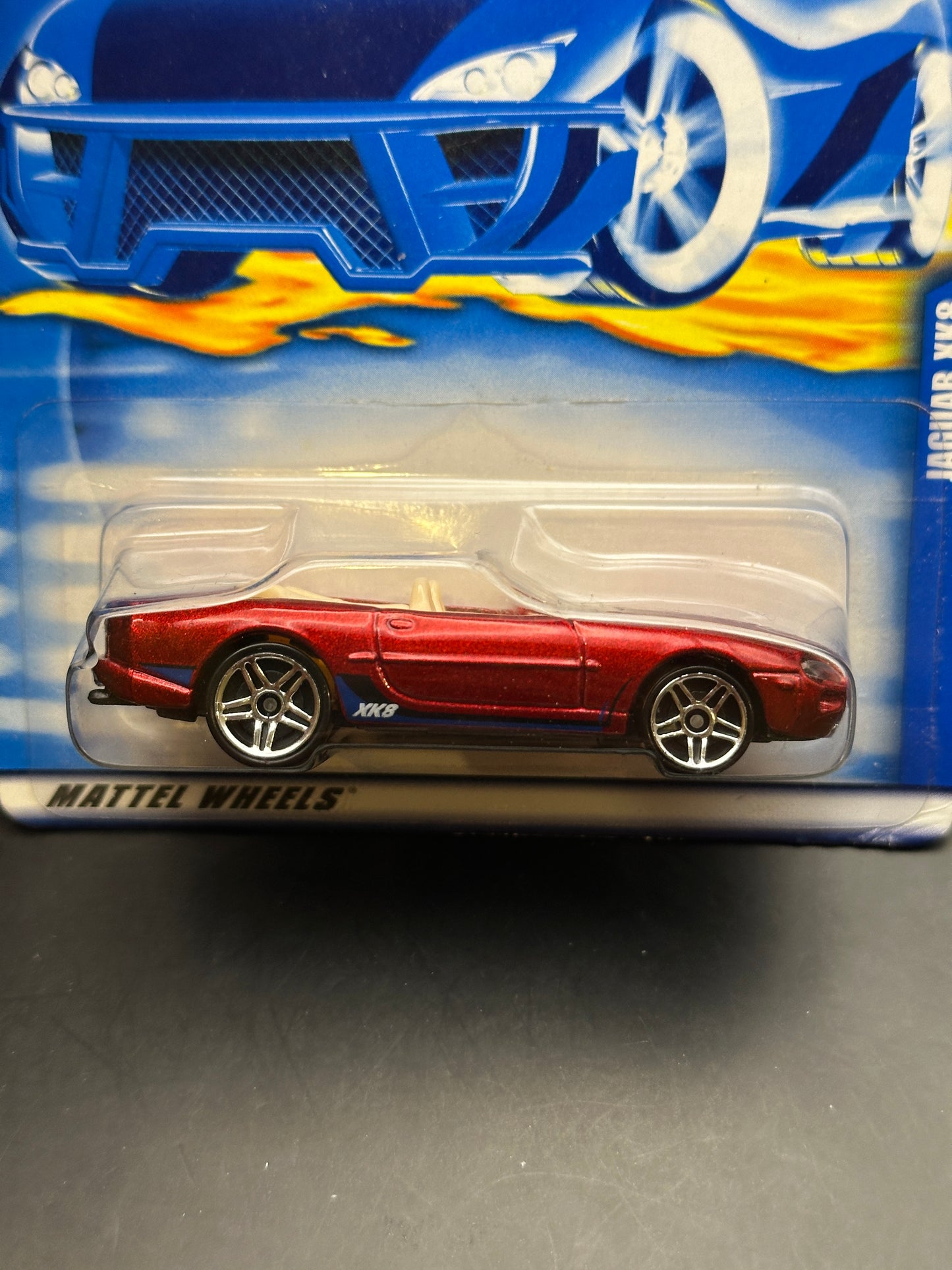 HOT WHEELS - JAGUAR XK8 (2001) - HW MAINLINE