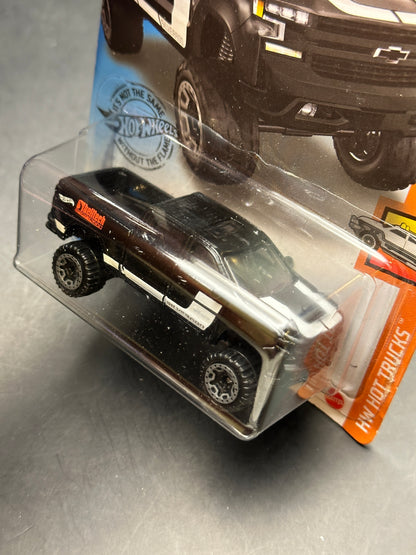 HOT WHEELS - 19 CHEVY SILVERADO TRAIL BOSS LT (2020) - HW HOT TRUCKS 5/10