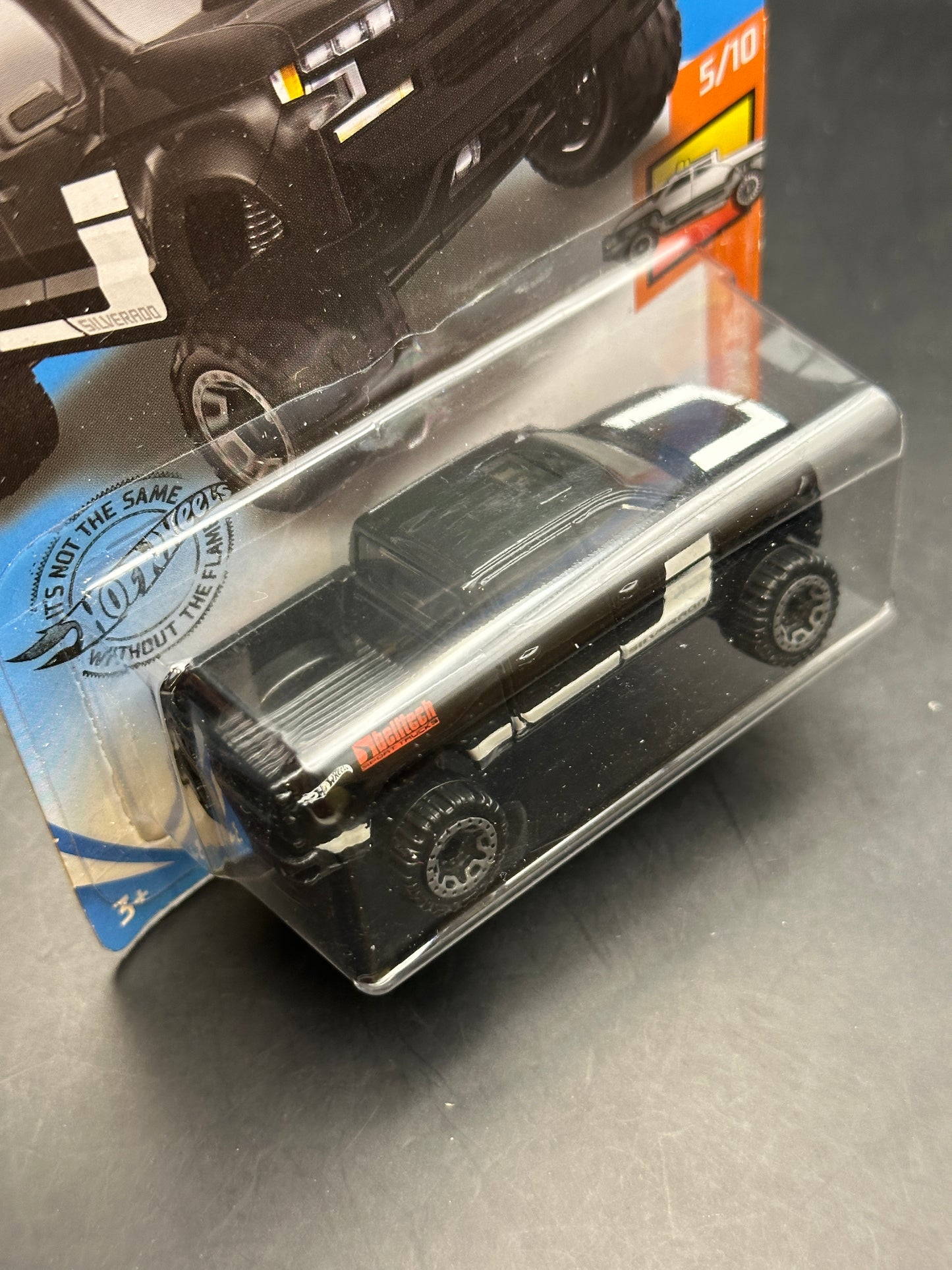 HOT WHEELS - 19 CHEVY SILVERADO TRAIL BOSS LT (2020) - HW HOT TRUCKS 5/10