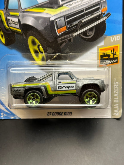 HOT WHEELS - 87 DODGE D100 (2019) - HW BAJA BLAZERS 1/10