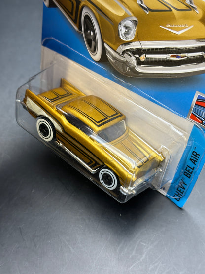 HOT WHEELS - 57 CHEVY (2022) - HW CHEVY BEL AIR 3/5