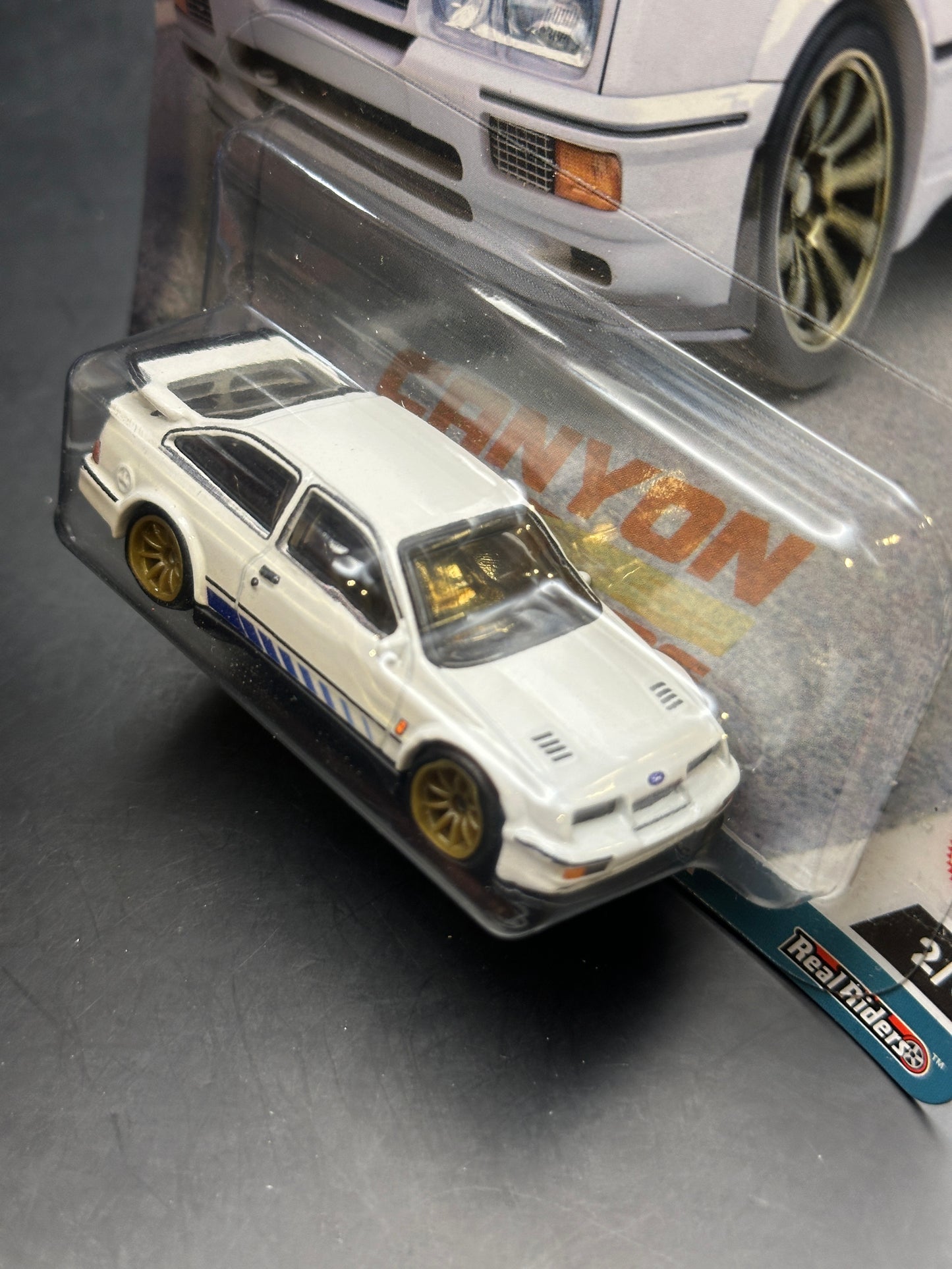 HOT WHEELS - 87 FORD SIERRA COSWORTH (2023) - CANYON WARRIORS 2/5