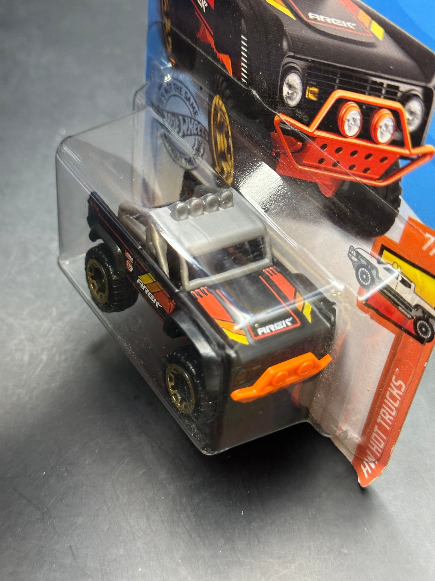 HOT WHEELS - CUSTOM BRONCO (2019) - TREASURE HUNT - HW HOT TRUCKS 7/10