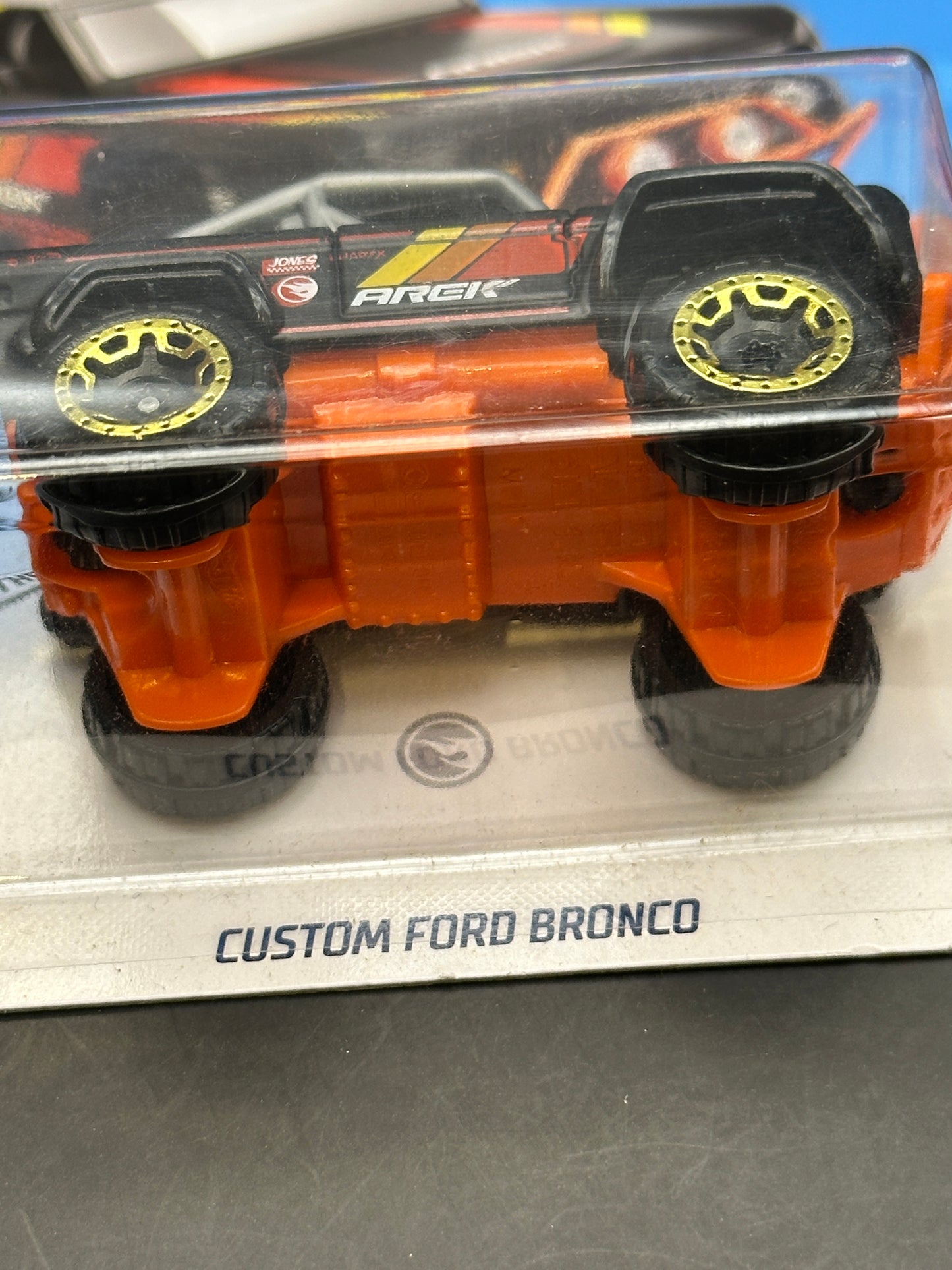 HOT WHEELS - CUSTOM BRONCO (2019) - TREASURE HUNT - HW HOT TRUCKS 7/10