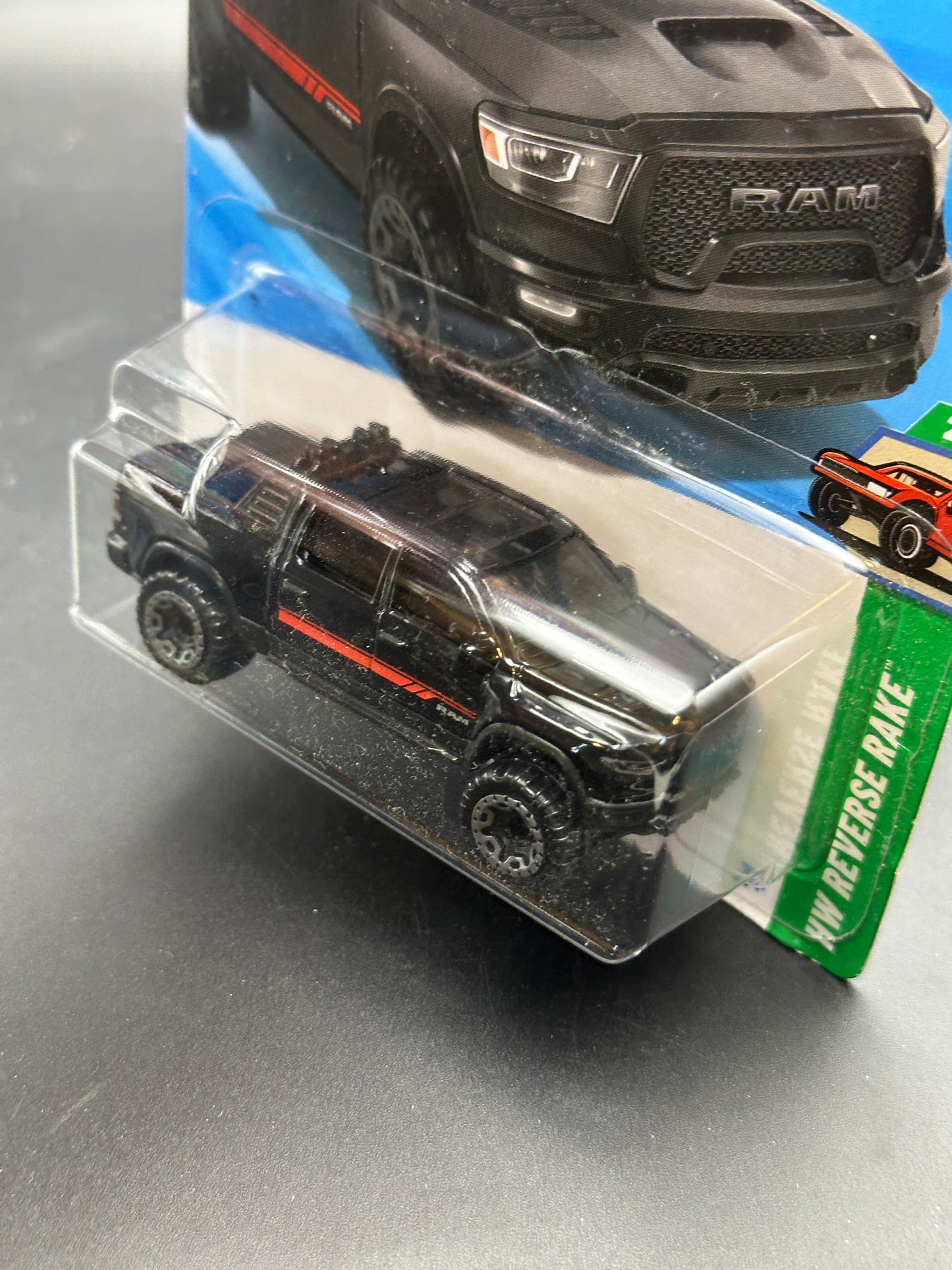 HOT WHEELS - 23 RAM 1500 (2025) - HW REVERSE RAKE 2/5