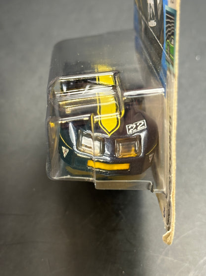 HOT WHEELS - 76 GREENWOOD CORVETTE (2022) - HW CONTOURED 1/5